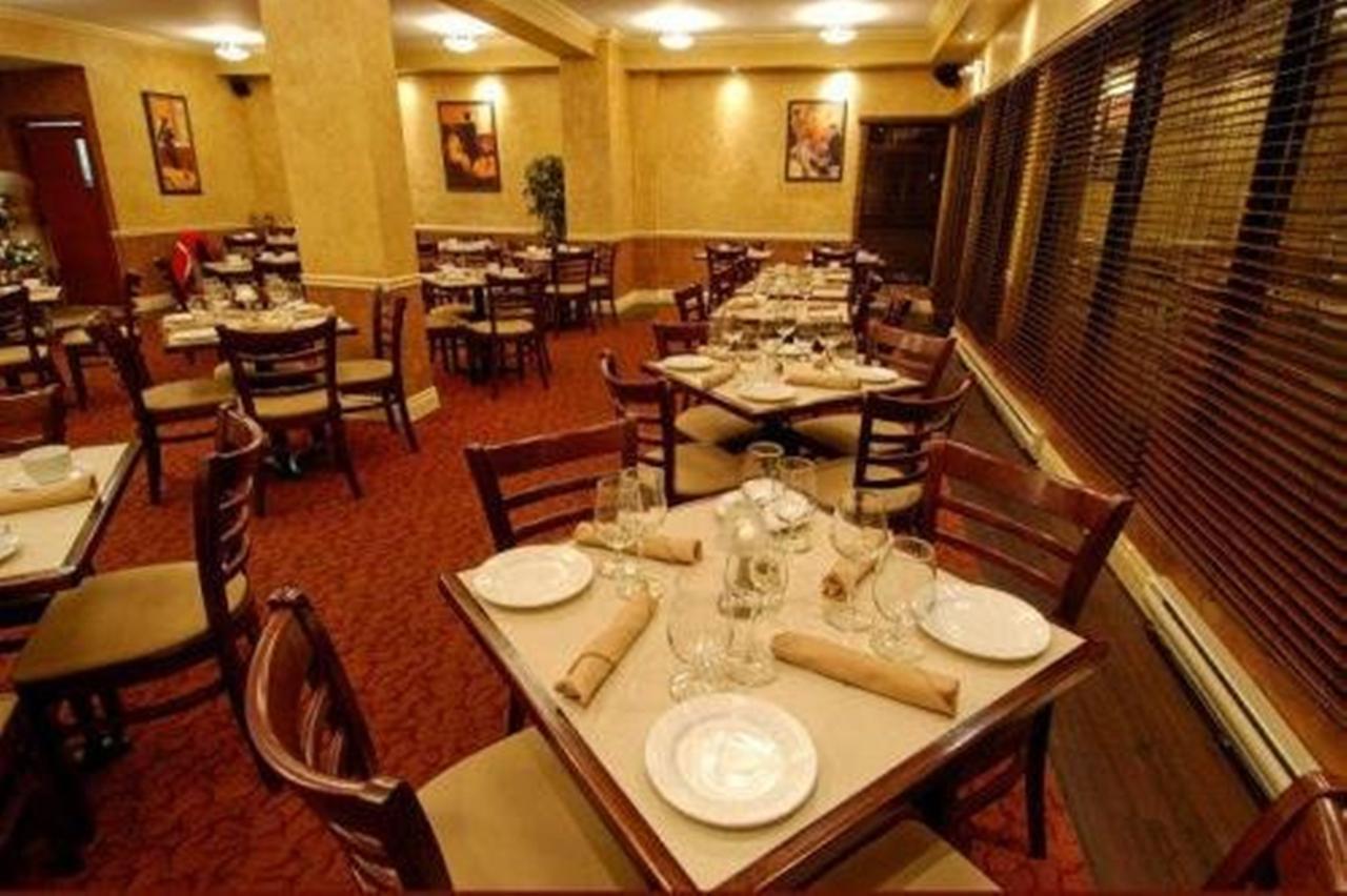 Auberge Royal Versailles Montreal Phòng bức ảnh